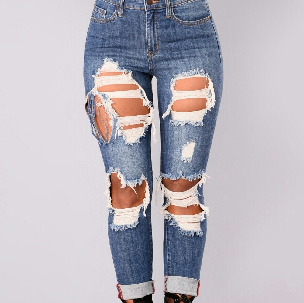 Destroyed boyfriend jeans